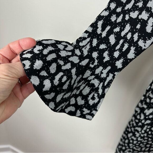 Michael Kors Metallic Cheetah Print Bell Sleeve Bodycon Dress Sz Small - Picture 8 of 12